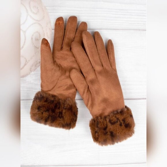 NEW Ultra Soft Faux Suede Leopard Fur Touch Screen Gloves Camel Winter Luxurious - Picture 1 of 8